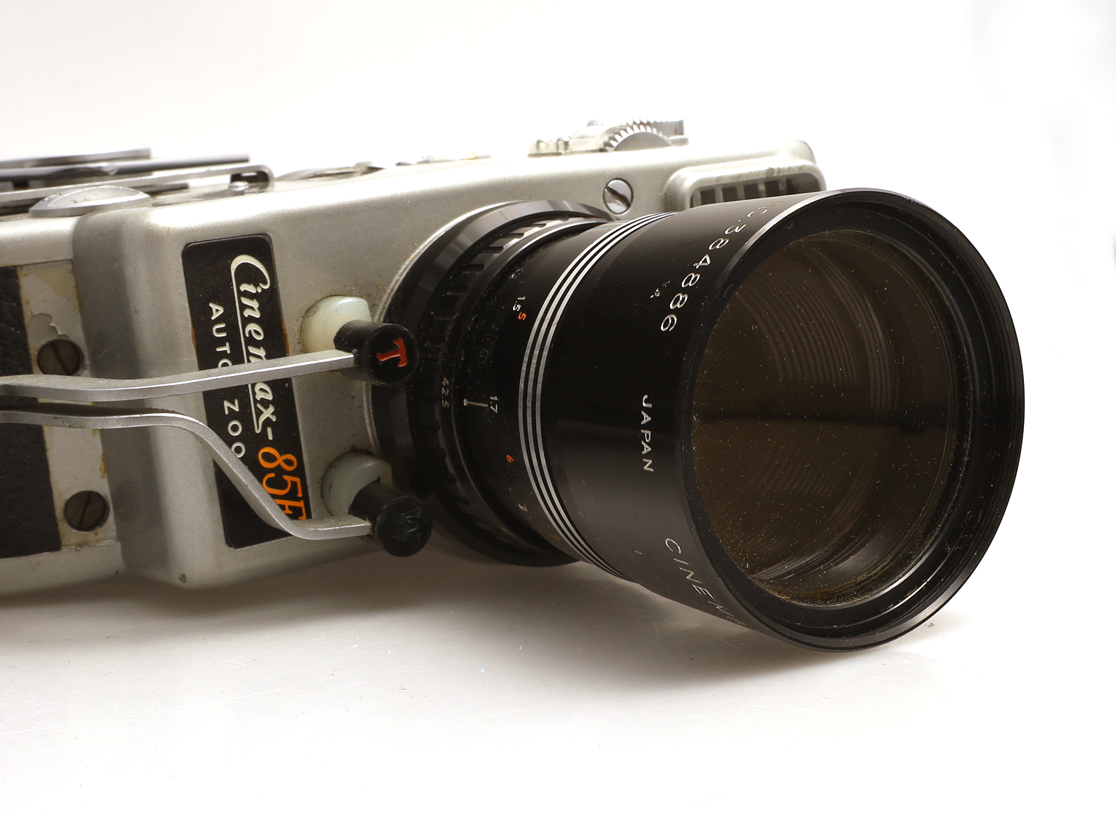 Cinemax 85 E Auto Zoom mit 1:1.6 / 8.5-42.5mm mit Cinemax Autogrip